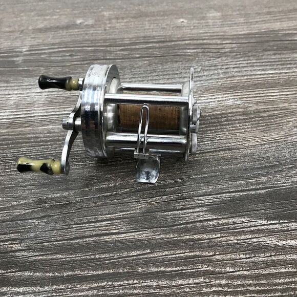 Shakespeare Criterion 1960 Vintage Fishing Reel - Picture 5 of 6